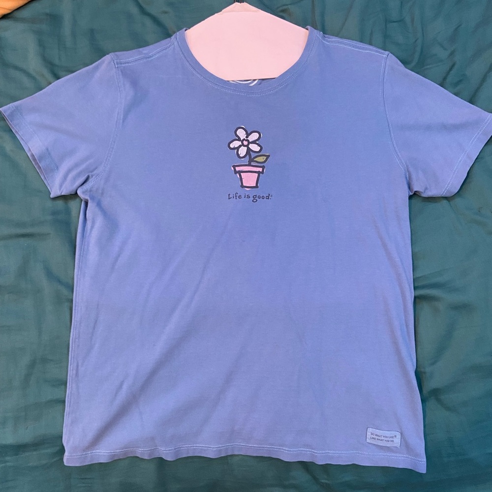 Small super cute Life is good T-shirt!